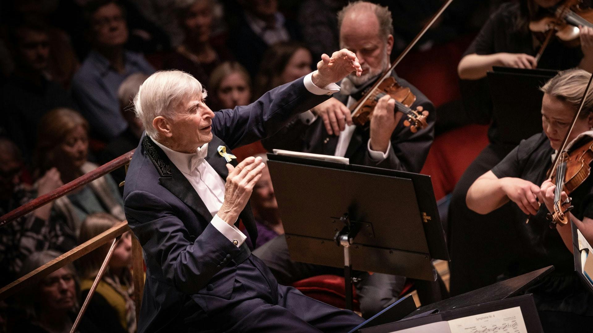 Blomstedt Explores Darkness and Light
